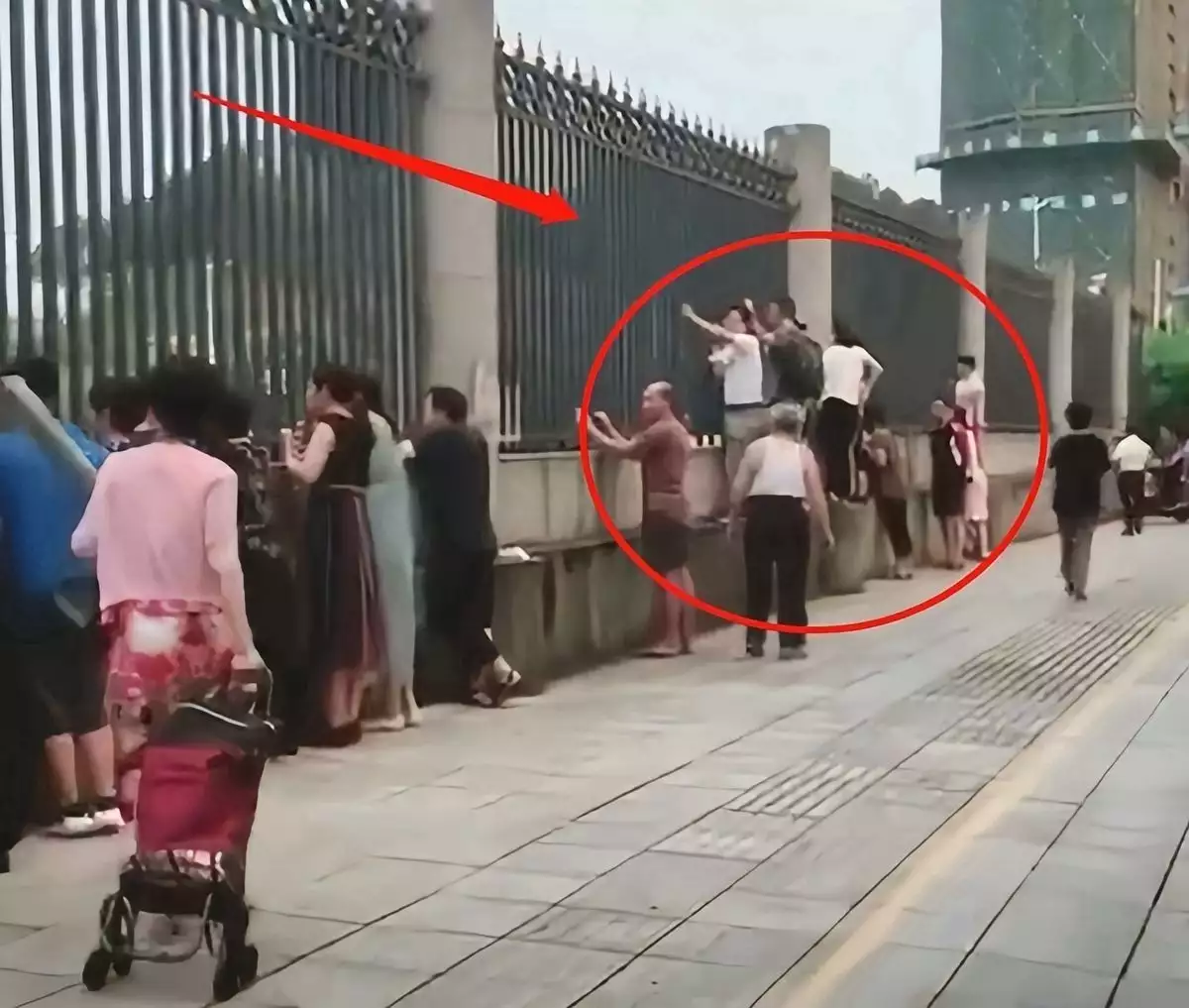 家长如何避免惹老师生气_幼儿园接送孩子_幼儿园家长行为对老师影响