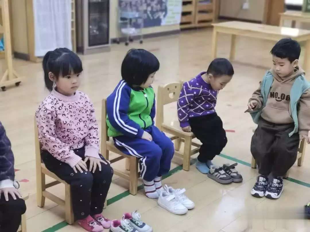 幼儿园教育重点与小学教育转变_不上幼儿园直接上小学_幼升小衔接难题与解决方法