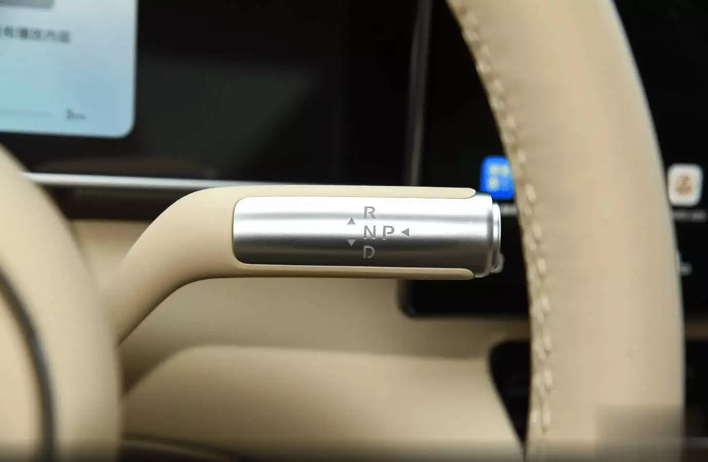 全新问界M7设计语言升级_问界_全新问界M7价格对比老款