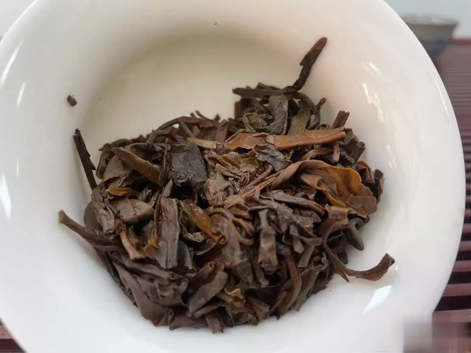 好茶山就一定出好茶吗？揭秘茶叶品质背后的真相瘫子娘、疯子爹，744分高考状元被清华录取6年后，现状令人泪目-第3张图片-福建名茶