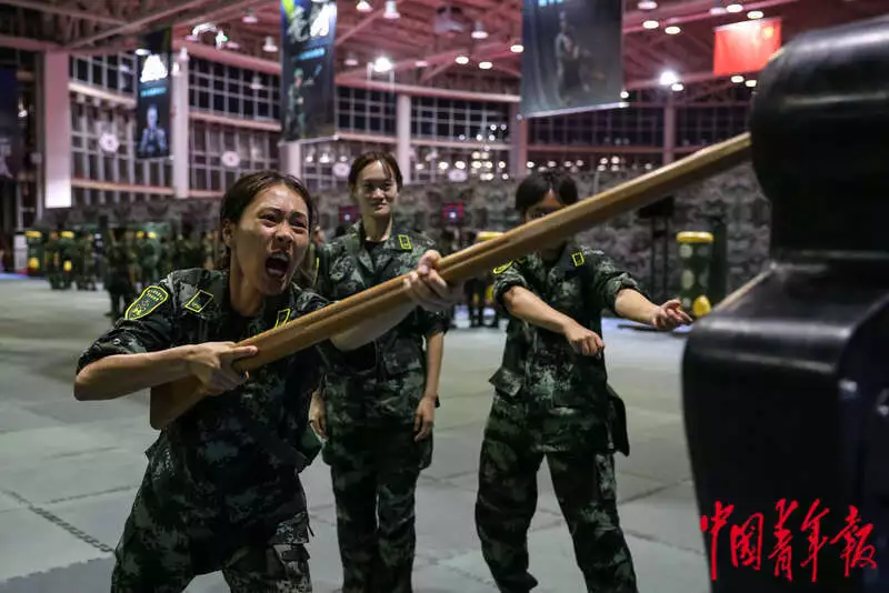 武警工程大学过肩摔教学_武警工程大学2026年录取分数线_武警工程大学擒敌技术