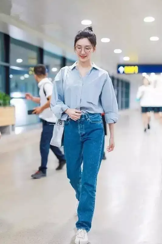 江疏影这套穿搭真是又纯又欲啊!! 江疏影这套穿搭真是又纯又欲啊!!