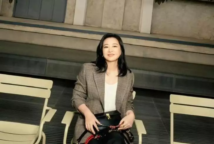 贾玲新电影将开拍，杨紫将出演的角色惊喜十足，男主竟是他！琼瑶生前愿与平鑫涛的子女和解：我会敞开怀拥抱他们，换对方冷脸