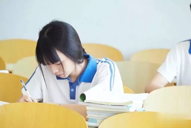 为什么女生选择物化生,比例更低?僵尸是怎么产生的,电影里为何都是清朝僵尸,其他朝代没有吗? 为什么女生选择物化生,比例更低?僵尸是怎么产生的,电影里为何都是清朝僵尸,其他朝代没有吗?