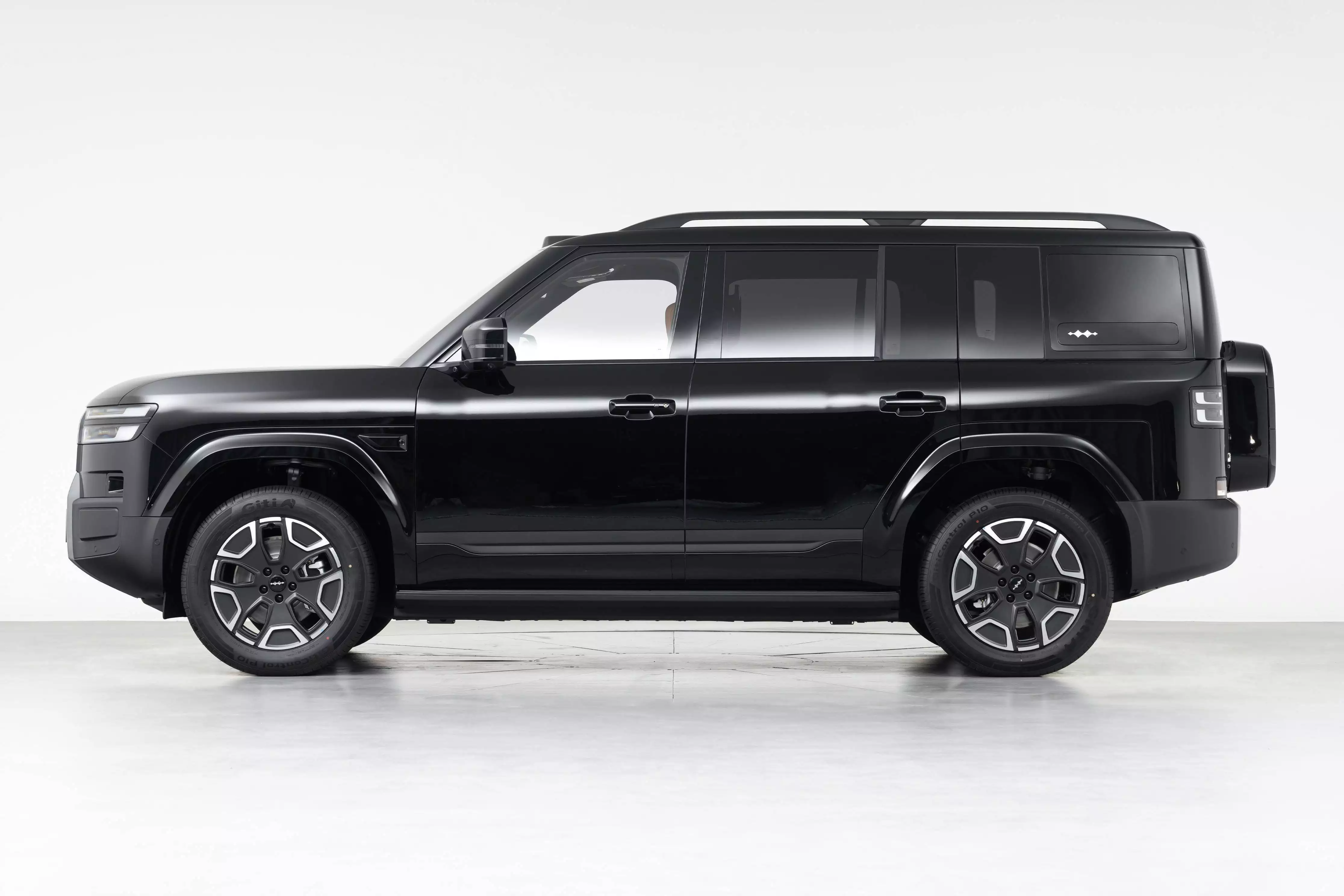 探索全能新能源SUV：方程豹钛7混动新选择