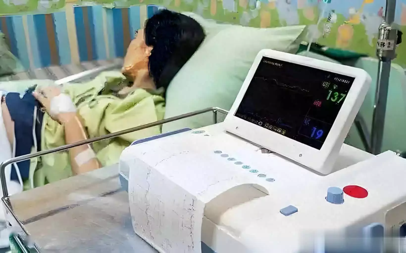 孕晚期必做产检项目胎心监护，了解胎儿安危的利器“韦神女友回来了？”王虹现身北大数学讲座，韦神端坐第一排