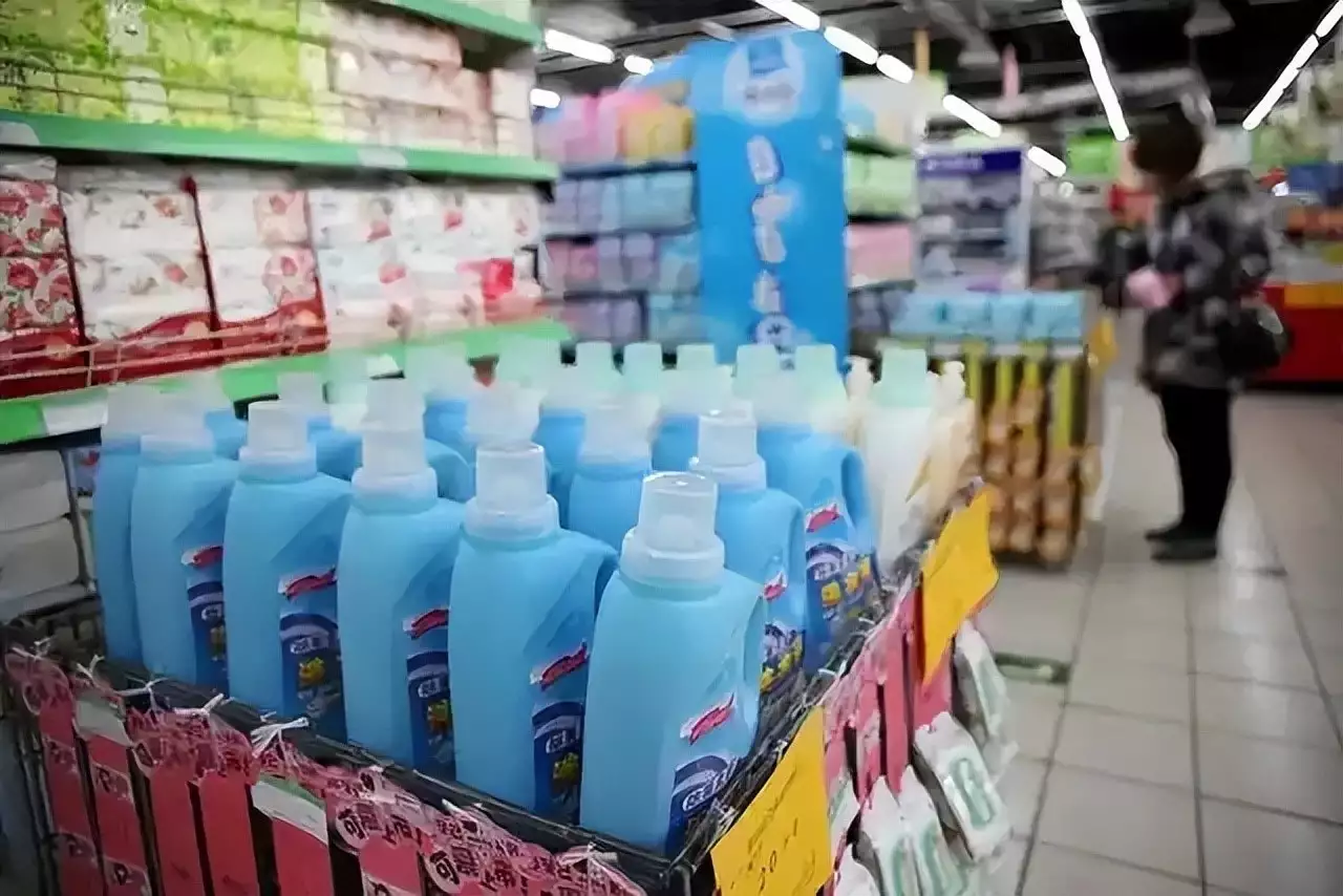干货分享（洗衣液包装是什么材质）洗衣液两个字，建议大家：买洗衣液时，包装上有“两行字”，再便宜也别买！100多年前，外国人从中国偷走一种水果，如今在中国卖得很贵，