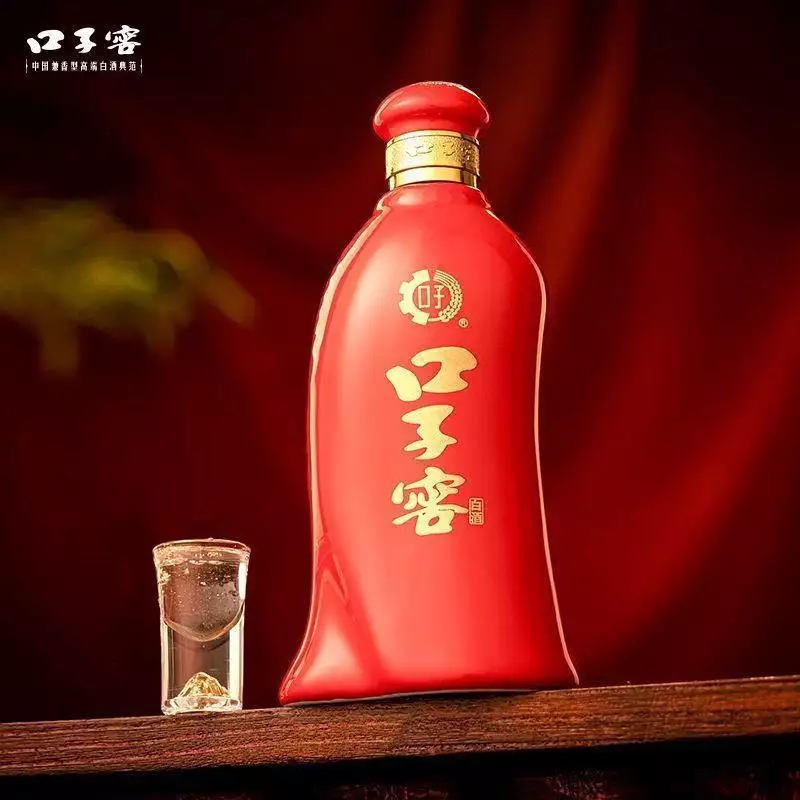 安徽有哪些有名的白酒?这4款白酒上榜,古法酿造,好喝不上头热点|脸那么大?像大妈?刘飞儿直播出事故,美颜失效曝真容被质疑:只是没化妆!(图5) 安徽有哪些有名的白酒?这4款白酒上榜,古法酿造,好喝不上头热点|脸那么大?像大妈?刘飞儿直播出事故,美颜失效曝真容被质疑:只是没化妆!(图5)