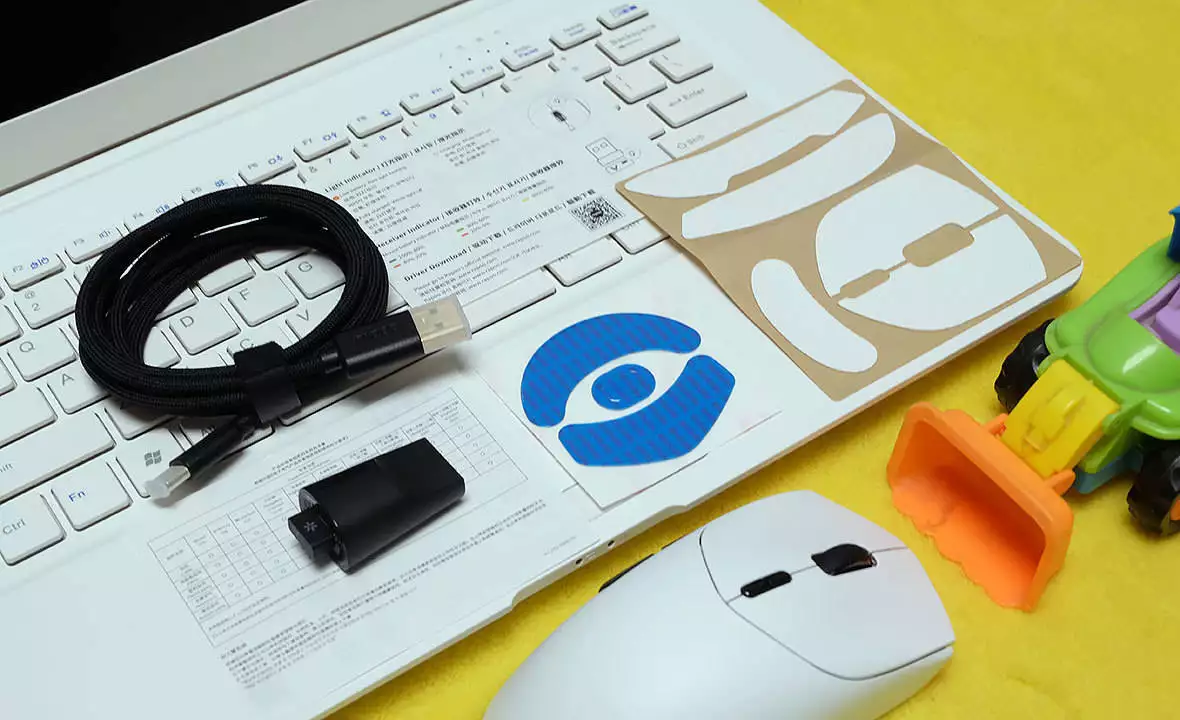 雷柏VT7电竞鼠标_雷柏Nordic 54芯片无线鼠标_买无线鼠标带接收器吗