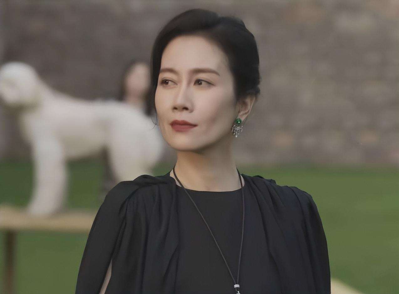 然还不知道这个角色在剧中的身份，不过以温峥嵘的演技，完全不用担心。