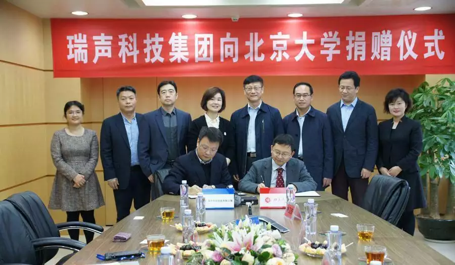 她从护士逆袭到深圳女首富,手握10000项专利,每年赚走苹果100亿他身高不足一米五,21岁升为红军军团长,麾下有一位大将叫粟裕 她从护士逆袭到深圳女首富,手握10000项专利,每年赚走苹果100亿他身高不足一米五,21岁升为红军军团长,麾下有一位大将叫粟裕