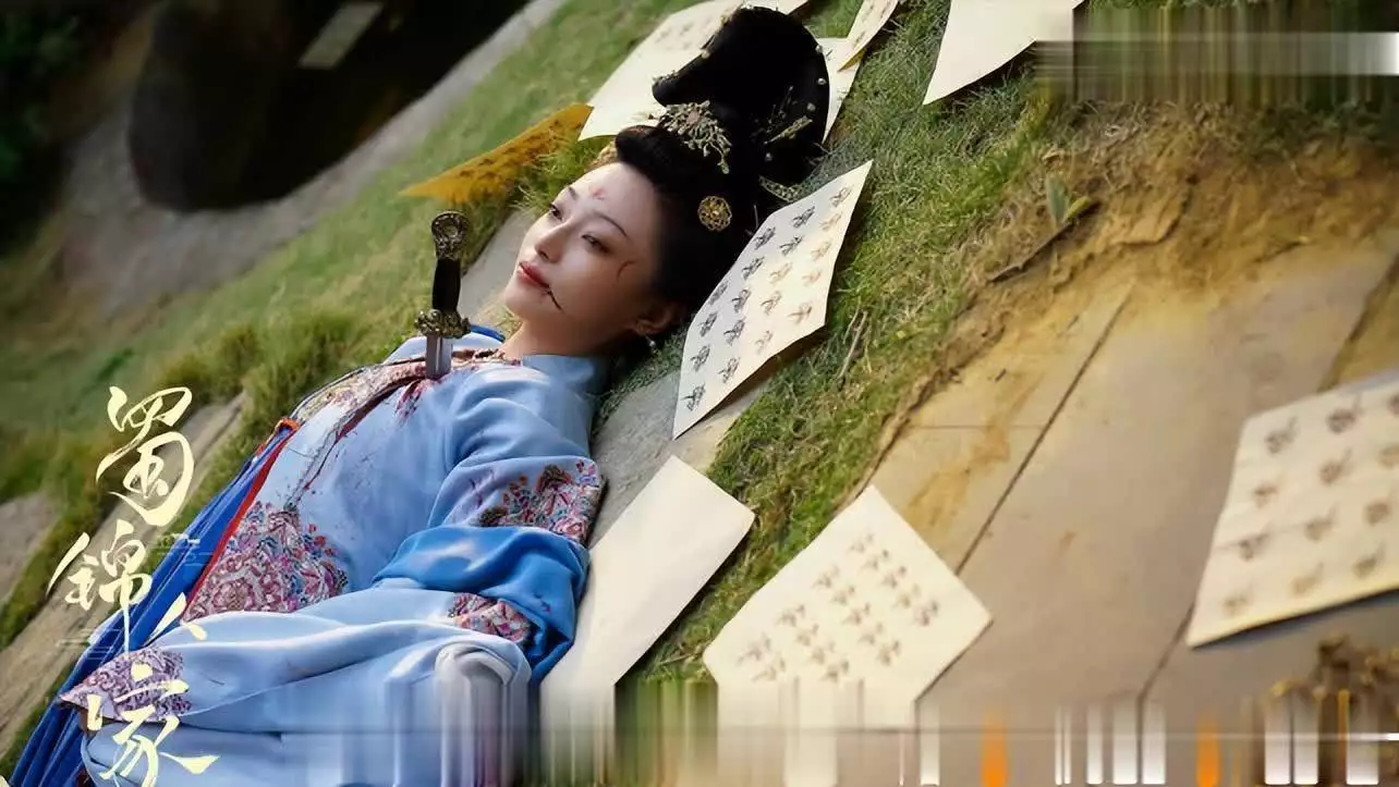 《蜀锦人家》:从80斤减重奇迹到《知否》惊艳,她的变身让人眼前一亮!韩红瘦40斤美到认不出,穿夹克配马丁靴,时髦得像变了个人 《蜀锦人家》:从80斤减重奇迹到《知否》惊艳,她的变身让人眼前一亮!韩红瘦40斤美到认不出,穿夹克配马丁靴,时髦得像变了个人