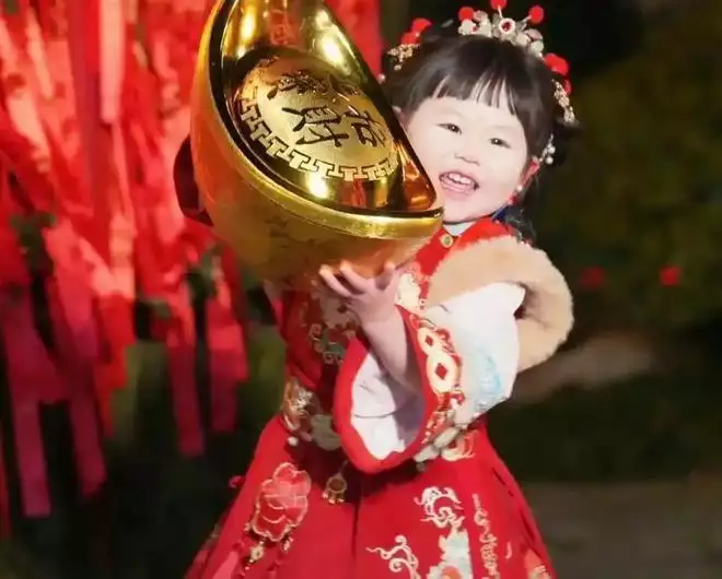 两千万网红上央视打滚撒野,一岁就开始赚钱,至今还没有上幼儿园原创慈禧从北京一路逃往西安,护卫都没带,为何一路黑白通吃,没人敢惹?( 两千万网红上央视打滚撒野,一岁就开始赚钱,至今还没有上幼儿园原创慈禧从北京一路逃往西安,护卫都没带,为何一路黑白通吃,没人敢惹?(