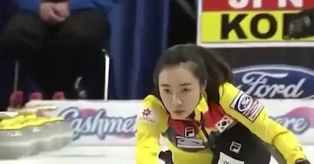 韩国财阀千金:倒追中国名将!不顾反对嫁到上海,结婚13年生二胎03年女警花枪杀丈夫,丈夫临死前跪地求饶,直呼不想女儿失去父亲 韩国财阀千金:倒追中国名将!不顾反对嫁到上海,结婚13年生二胎03年女警花枪杀丈夫,丈夫临死前跪地求饶,直呼不想女儿失去父亲