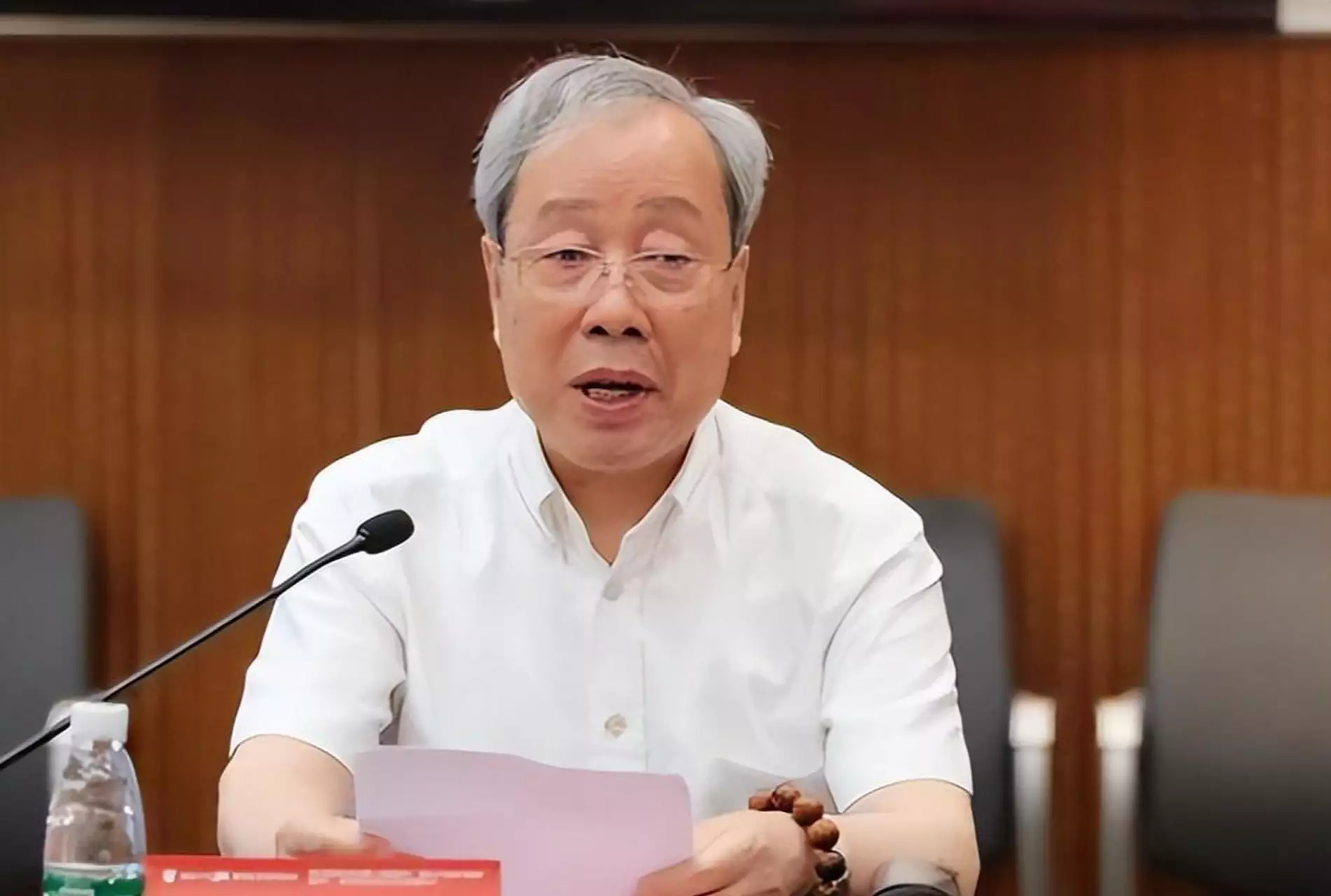她从护士逆袭到深圳女首富,手握10000项专利,每年赚走苹果100亿他身高不足一米五,21岁升为红军军团长,麾下有一位大将叫粟裕 她从护士逆袭到深圳女首富,手握10000项专利,每年赚走苹果100亿他身高不足一米五,21岁升为红军军团长,麾下有一位大将叫粟裕