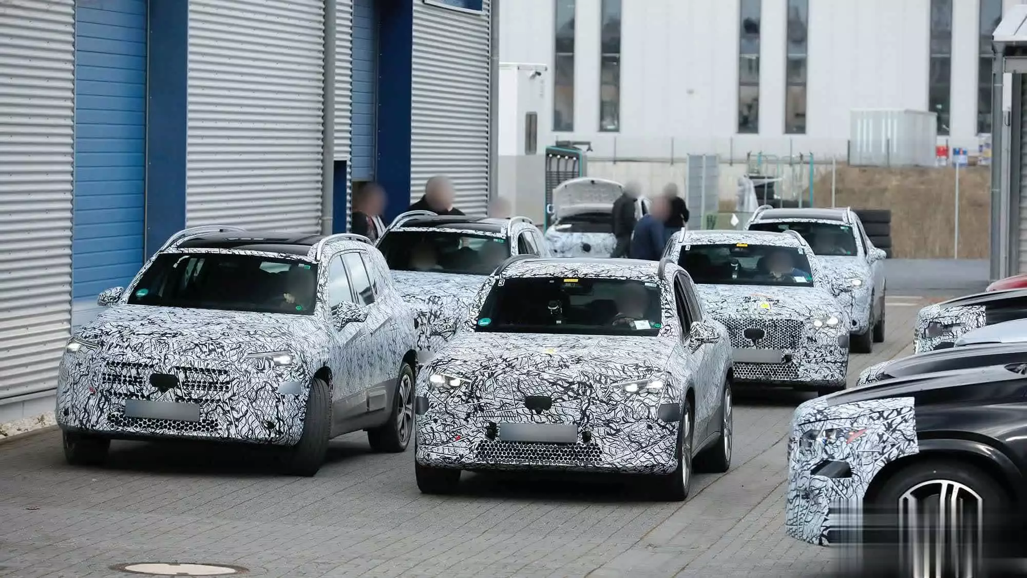 奔驰GLB内饰设计_奔驰GLB下一代车型_奔驰轿车型大全和价格