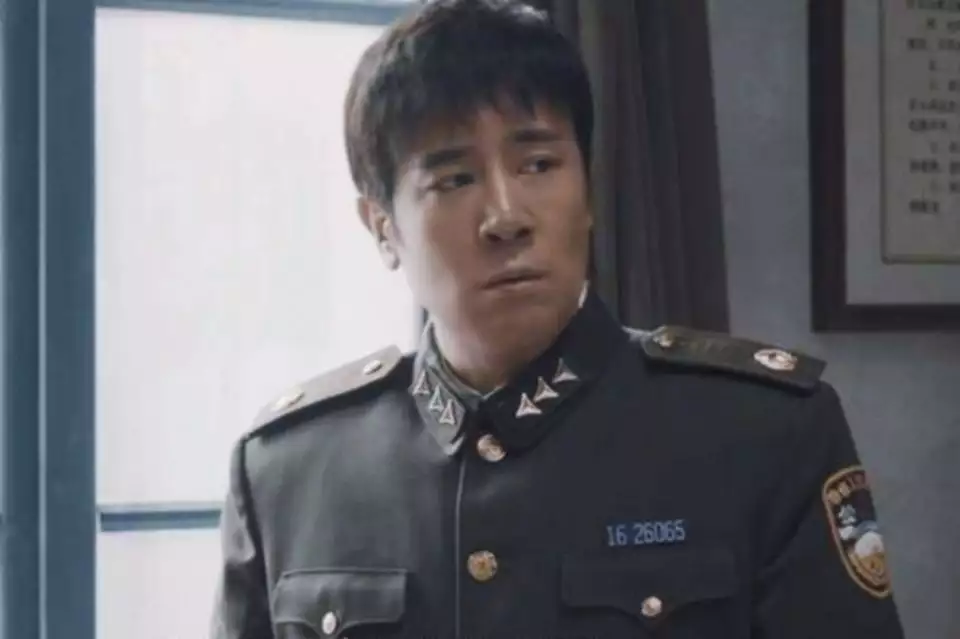 《我是刑警》大案启示，白玲和宋小军：人间烟火与海市蜃楼16岁被拐进青楼，18岁当女匪，24岁被枪决，行刑前百姓送吃送穿