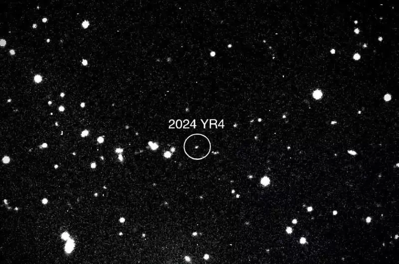 “一座足球場大”的小行星或撞擊地球？概率有多大？播報文章