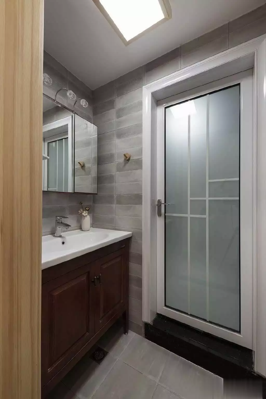 用12万营造89平日式原木风，享受温馨治愈的小窝浙大惊现"维权叔",男游客浙大食堂吃饭不分拣餐具,称浙大道德绑架