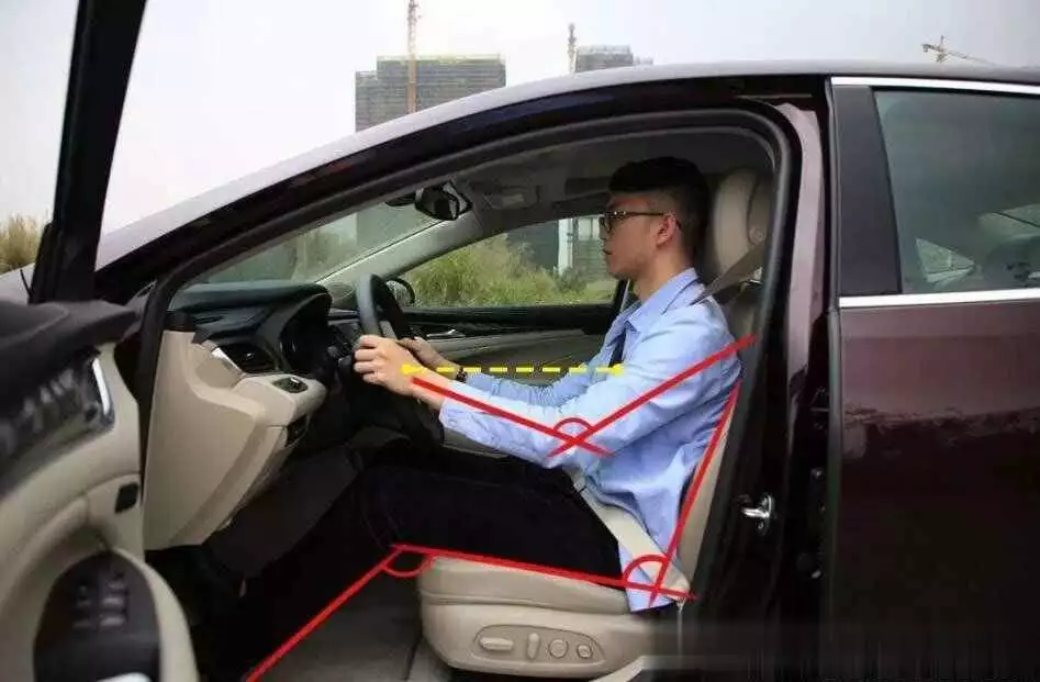 通过性与舒适性对比_suv汽车悬挂哪种好_轿车与SUV选择