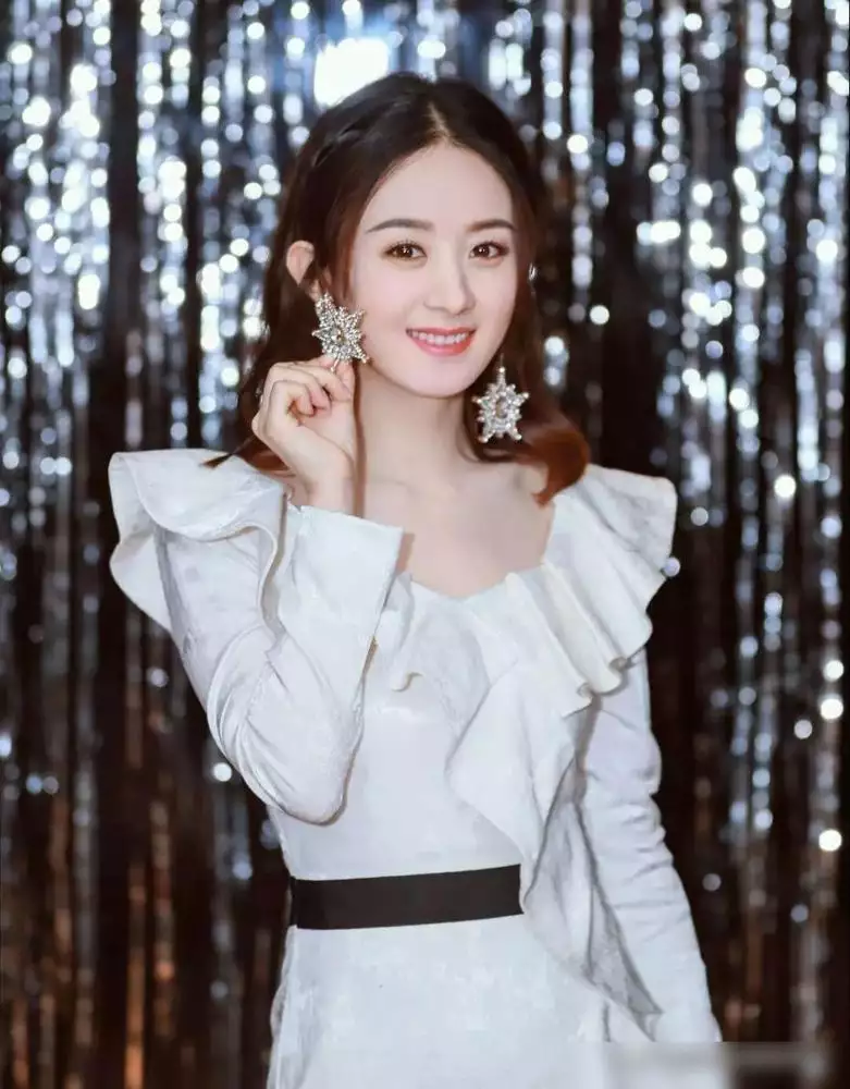 无论年龄多大,女性出门淡妆最佳!这三个部位的妆容助你减龄提升气质为什么民国时的美女相片看起来不漂亮?当然这是有原因的 无论年龄多大,女性出门淡妆最佳!这三个部位的妆容助你减龄提升气质为什么民国时的美女相片看起来不漂亮?当然这是有原因的