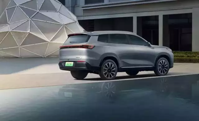 10万混动SUV_suv汽车悬挂哪种好_风云T8性价比