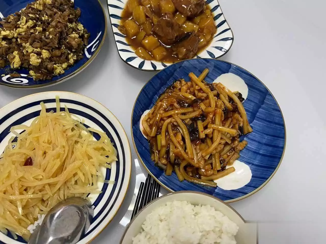 青岛一家三口的午餐,晒朋友圈火了,网友:好想有个这样的妈!作恶越多,人缘越好?为何英国侵略全世界,却基本不被痛恨(二) 青岛一家三口的午餐,晒朋友圈火了,网友:好想有个这样的妈!作恶越多,人缘越好?为何英国侵略全世界,却基本不被痛恨(二)