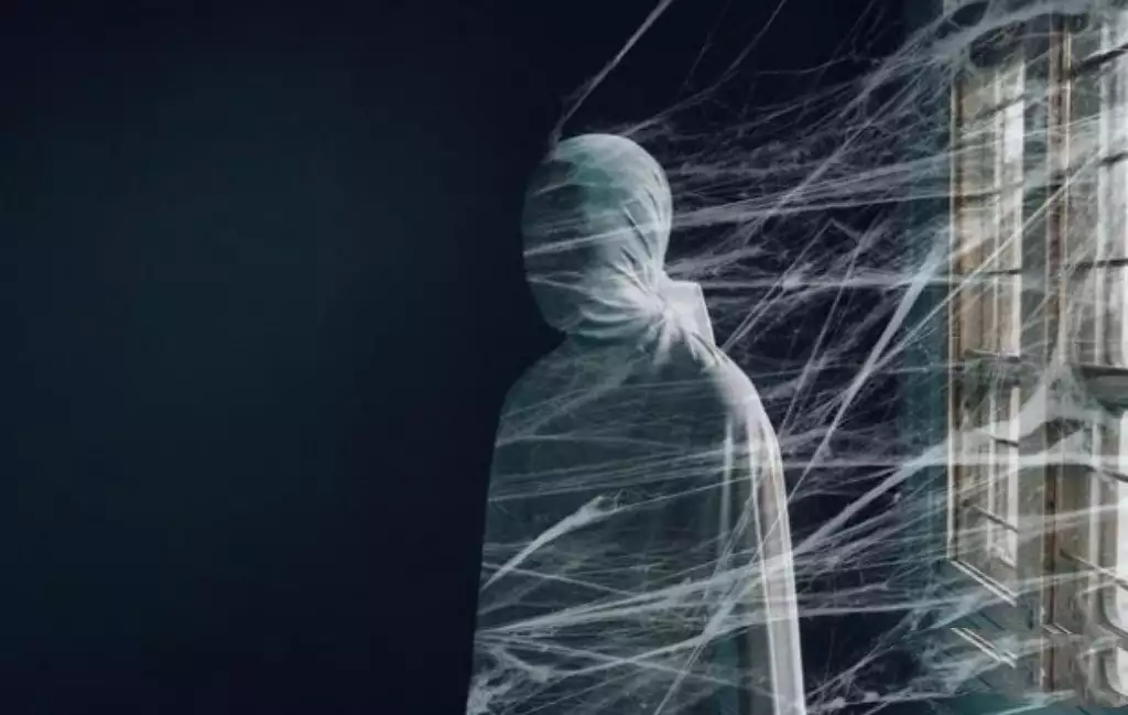 梦境迷雾，解析梦见不认识的男人跳楼的深层含义