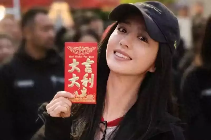 淘气电影日爆｜宋佳&佟丽娅《轻于鸿毛》开机；古天乐《临时决斗》首曝剧照生活处处是惊喜，活着才是硬道理（古天乐演的电影叫什么来着）