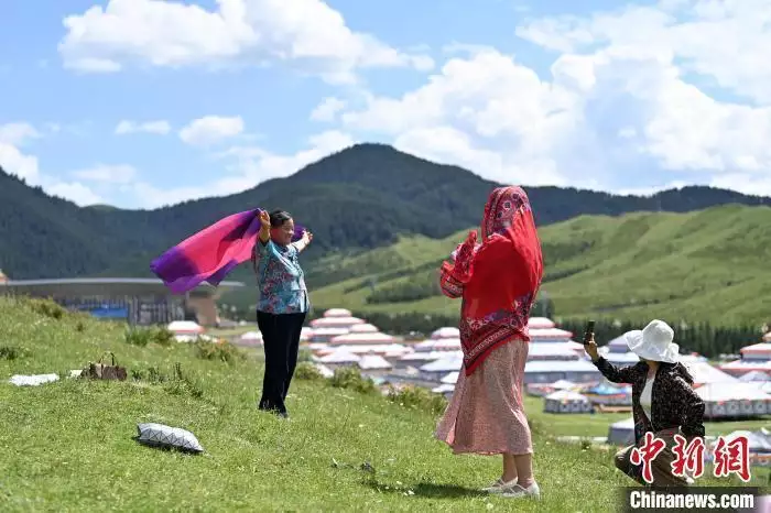 甘肃甘南草原成避暑寻凉好去处-第10张图片-海南百花岭热带雨林文化旅游区