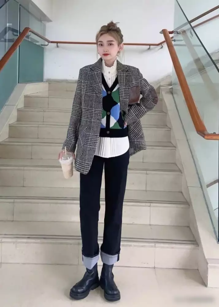“西装,短衫直筒裤”今年最chic穿搭,微胖、小个子穿都好看明星夫妇官宣分居!网友急了:还能看到你们直播吗? “西装,短衫直筒裤”今年最chic穿搭,微胖、小个子穿都好看明星夫妇官宣分居!网友急了:还能看到你们直播吗?
