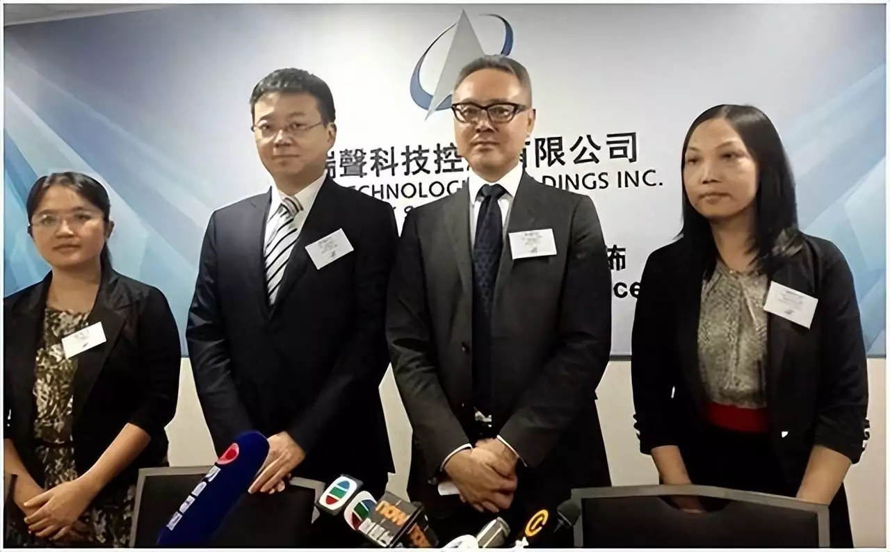 她从护士逆袭到深圳女首富,手握10000项专利,每年赚走苹果100亿他身高不足一米五,21岁升为红军军团长,麾下有一位大将叫粟裕 她从护士逆袭到深圳女首富,手握10000项专利,每年赚走苹果100亿他身高不足一米五,21岁升为红军军团长,麾下有一位大将叫粟裕