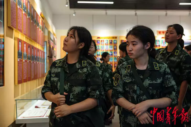 武警工程大学2026年录取分数线_武警工程大学擒敌技术_武警工程大学过肩摔教学