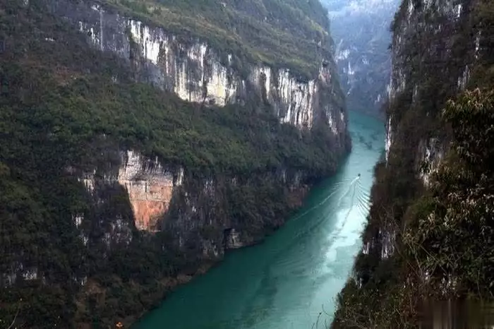 铜仁旅游攻略景点大全，铜仁旅游必去十大景点有哪些？看这里！为国隐身三十年，美军评价他：可抵十个集团军，唯独最亏欠妻子-第2张图片-海南百花岭热带雨林文化旅游区