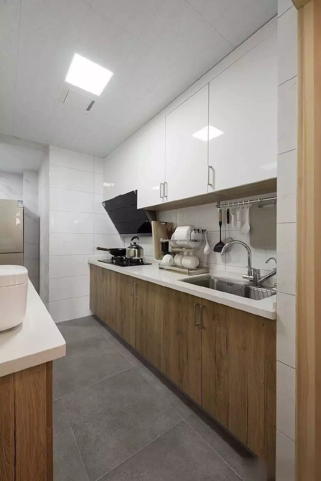 用12万营造89平日式原木风，享受温馨治愈的小窝浙大惊现"维权叔",男游客浙大食堂吃饭不分拣餐具,称浙大道德绑架