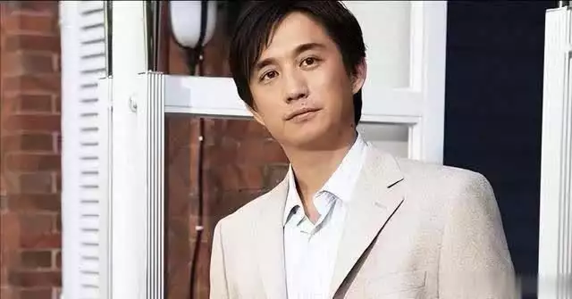 黄磊回应无戏可拍:2年没拍戏,3年没当男主,综艺演戏都停了当命运被背景决定:《宋文帝与袁齐妫的故事》 黄磊回应无戏可拍:2年没拍戏,3年没当男主,综艺演戏都停了当命运被背景决定:《宋文帝与袁齐妫的故事》