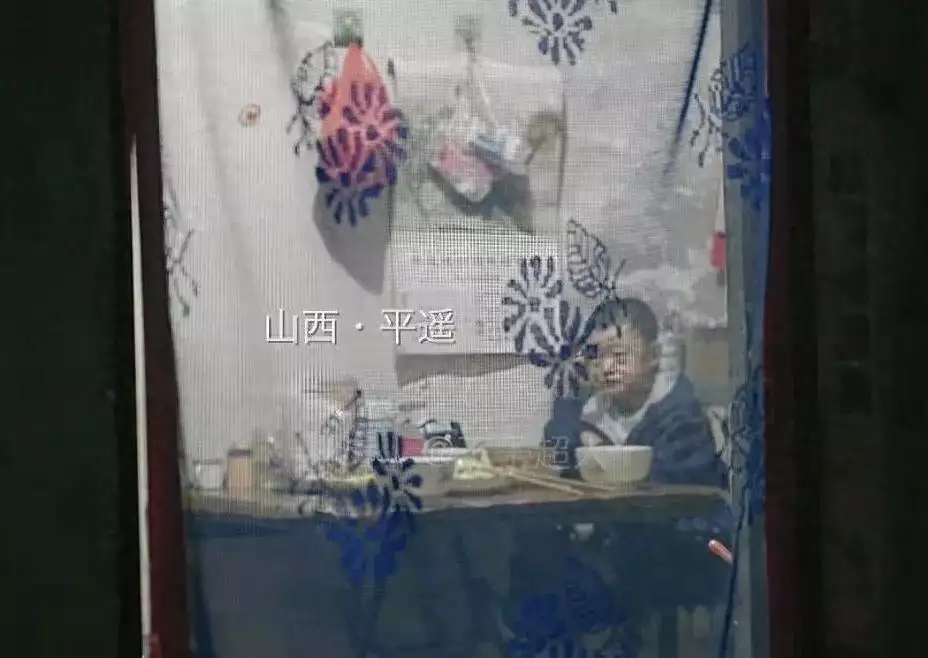 痛心！他已确认离世，年仅18岁，网友：希望他一路走好吃人不吐骨头，美国议员指出援乌内幕，难怪拜登那么积极