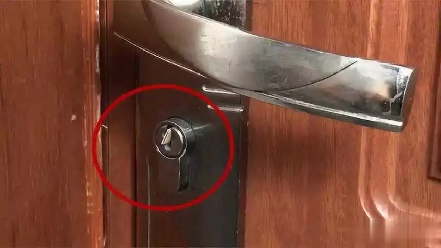 钥匙意外断裂?教你5秒钢丝技巧,轻松取出锁芯堵塞物“马子”为什么是指女人的?怎么来的?真相可能真不是你想的那样