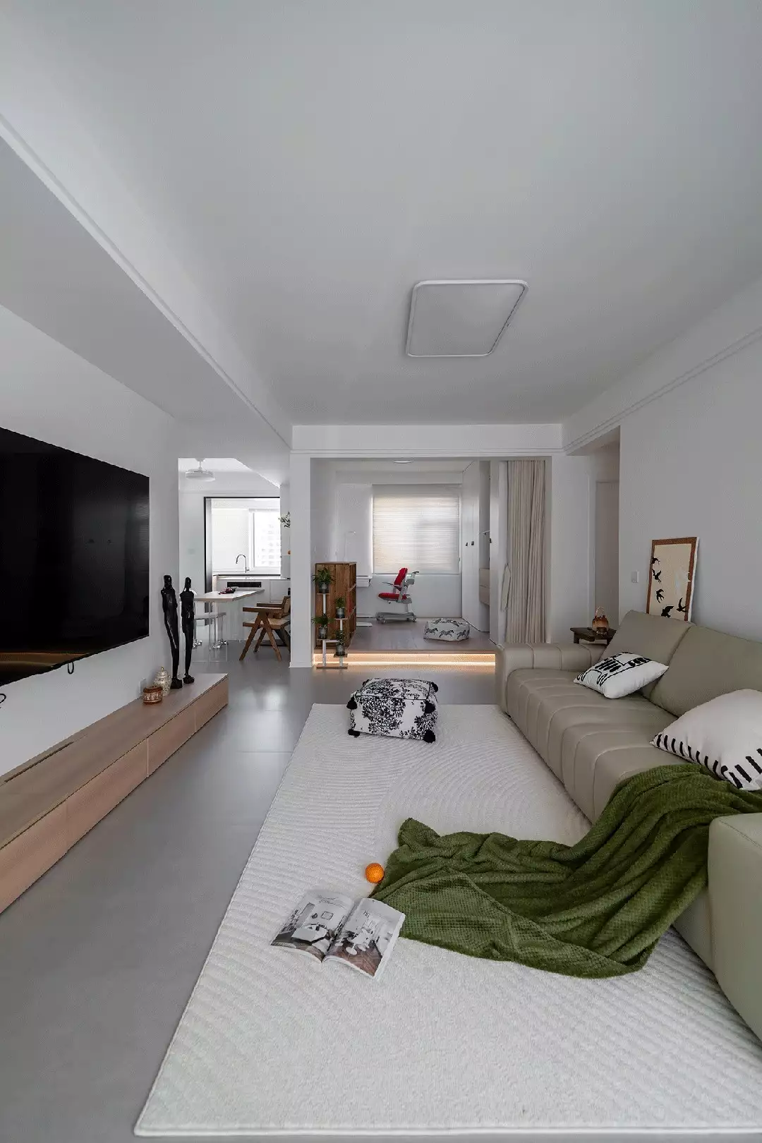 118平现代简约实用三口之家，有足够的储物空间可使用量子龙卷风制造地球黑洞