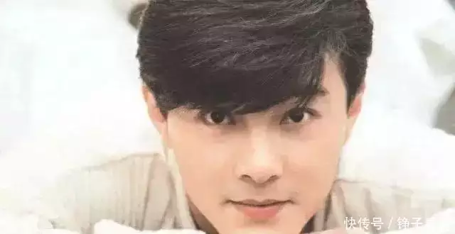 一张高清照，揭开张卫健总是留光头的真相，背后原因令人心疼不已这个世界，从来不曾对任何人温柔