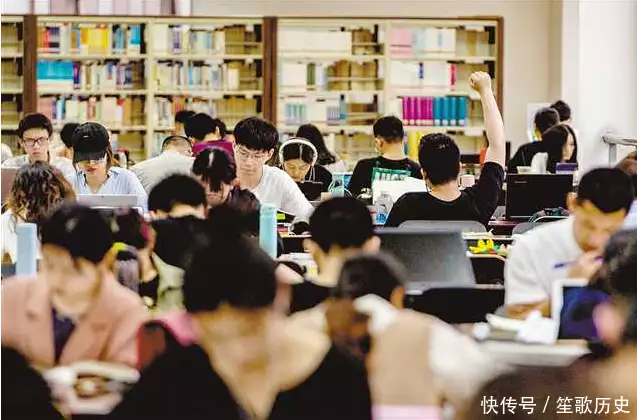 422分进入三本院校,开学不到一周,学生:我的心态崩了开国上将前往农村看望老战友,发现他没钱看病,县委:以为是特务 422分进入三本院校,开学不到一周,学生:我的心态崩了开国上将前往农村看望老战友,发现他没钱看病,县委:以为是特务