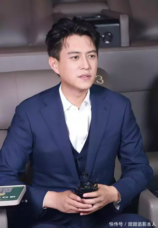 演员靳东身份不一般！登新闻联播，和贵州书记坐主桌