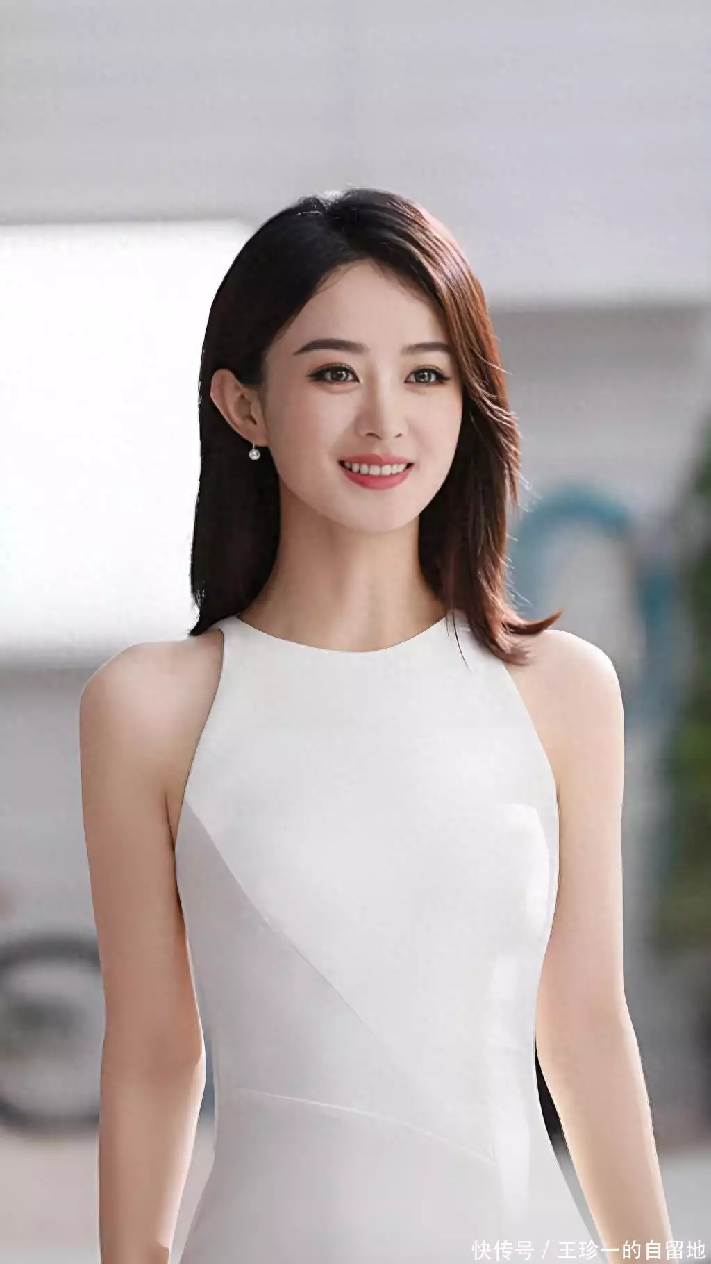 老街华纳万宝路公司微信15906916821赵丽颖蹭自己恋情热搜宣传新剧，骚操作引口碑反噬，网友：快封杀