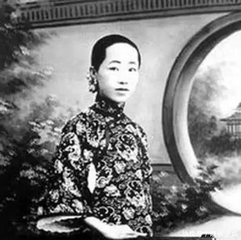 孟小冬不是第三者，福芝芳不是结发妻，梅兰芳的结发妻另有其人清朝末代皇妃的真实生活：积蓄被讹光，辗转多份苦工难温饱