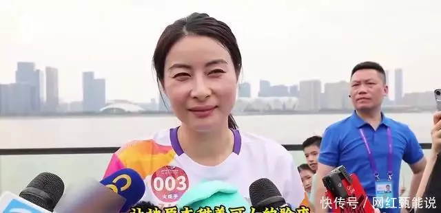 金年会体育：大女主!郭晶晶被问不化妆霍启刚是否出轨他好好打扮 我不会出轨播报文章 未分类 第4张