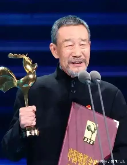 金鸡百花电影节今晚在厦开幕,李雪健惠英红“点亮金鸡”在沙漠中遇到渴死的骆驼,为什么不能碰?碰了后果很严重吗? 金鸡百花电影节今晚在厦开幕,李雪健惠英红“点亮金鸡”在沙漠中遇到渴死的骆驼,为什么不能碰?碰了后果很严重吗?