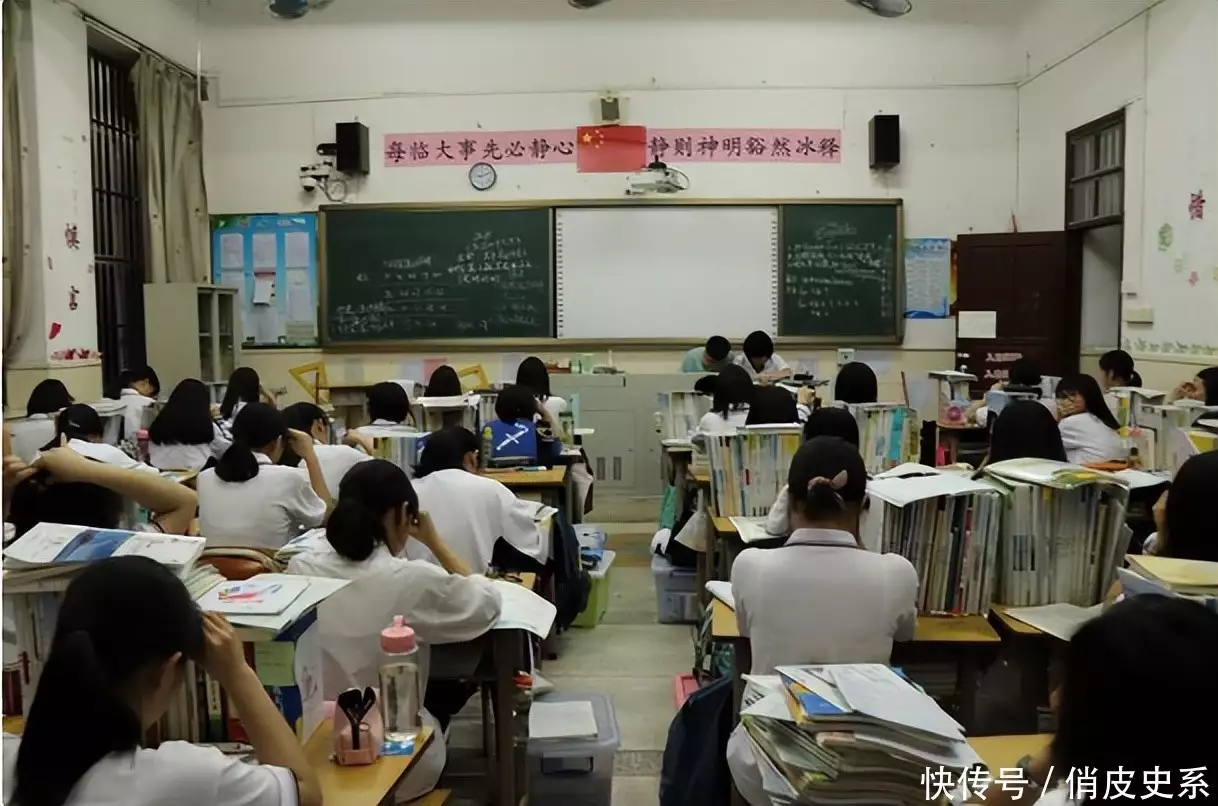 湖北男孩肖雨,高考666分拒绝武大录取,复读一年后考了多少分?著名乐评人爆料:娱乐圈大佬要毁掉刀郎演唱会,愿付双倍违约金 湖北男孩肖雨,高考666分拒绝武大录取,复读一年后考了多少分?著名乐评人爆料:娱乐圈大佬要毁掉刀郎演唱会,愿付双倍违约金