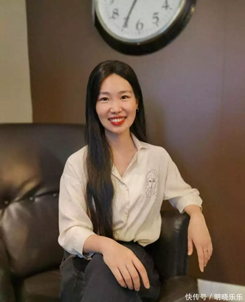 朱启迪，一个致力于用不同视角阐释青春的影视制片人一老外否认中国女孩媚外，在东北采访多位女孩，未料人家大方承认
