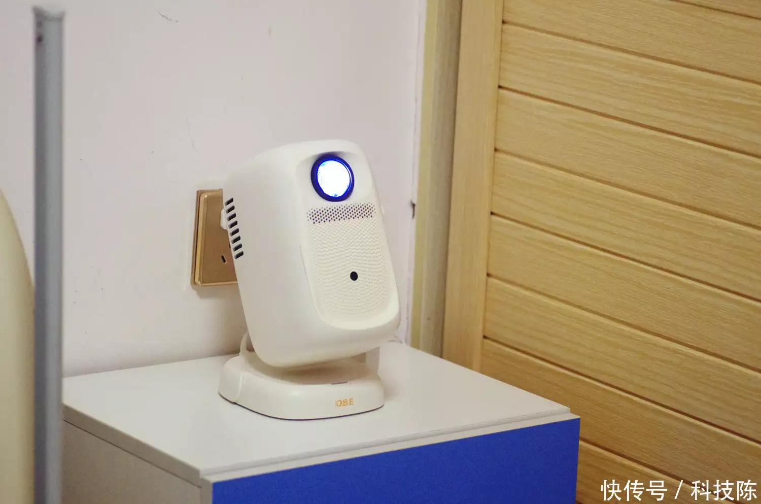 投影仪亮度260CVIA_iphone有线投影到电脑_大眼橙C2 Air高亮版评测