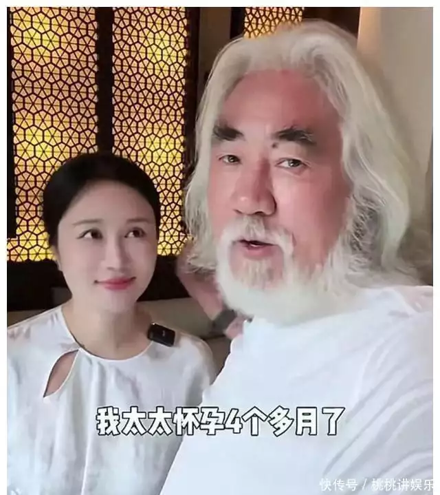 张纪中老婆凌晨3点想吃羊肉串，全家摸黑飞新疆，小娇妻被宠上天杨幂刚出道时到底有多美？看完齐刘海旧照后，整没整容一目了然